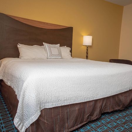 Fairfield Inn & Suites By Marriott Knoxville/East Room photo